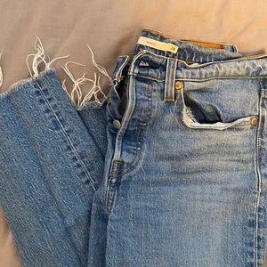 Levi’s “wedgie” light wash jeans